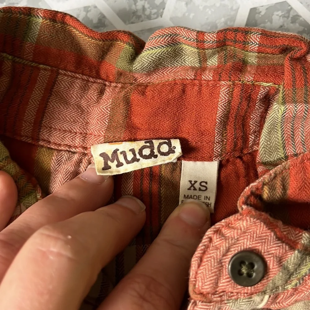 Mudd XS Red Green Tan Short Sleeve Button Up Collared Top - Picture 5 of 5